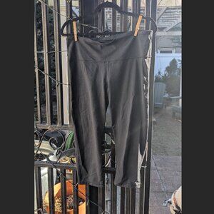 GapFit Cropped Leggings